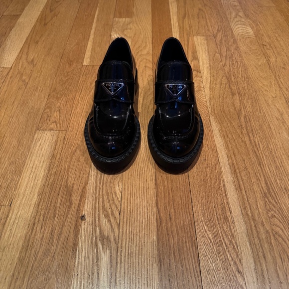 PRADA - Logo Patent Leather Loafers - Picture 9 of 10